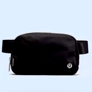 Lululemon Athletica Everywhere Belt Bag NWT Black